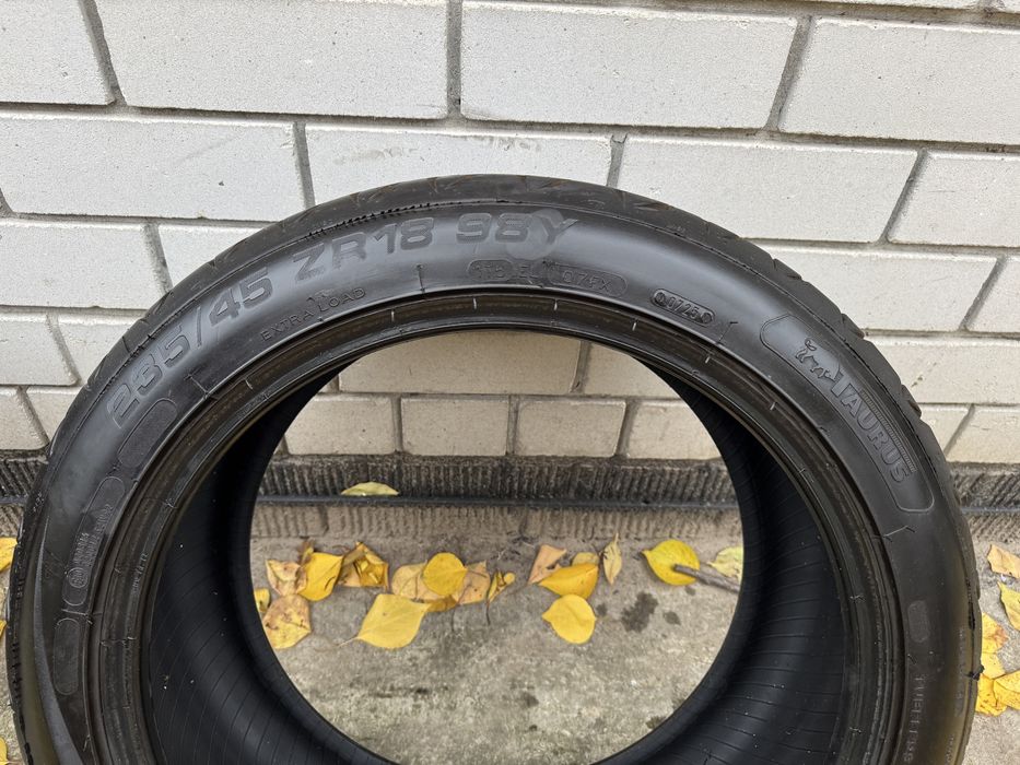 Taurus UHP Ultra High Performance 98Y, 235/45/18, 235/45 r18