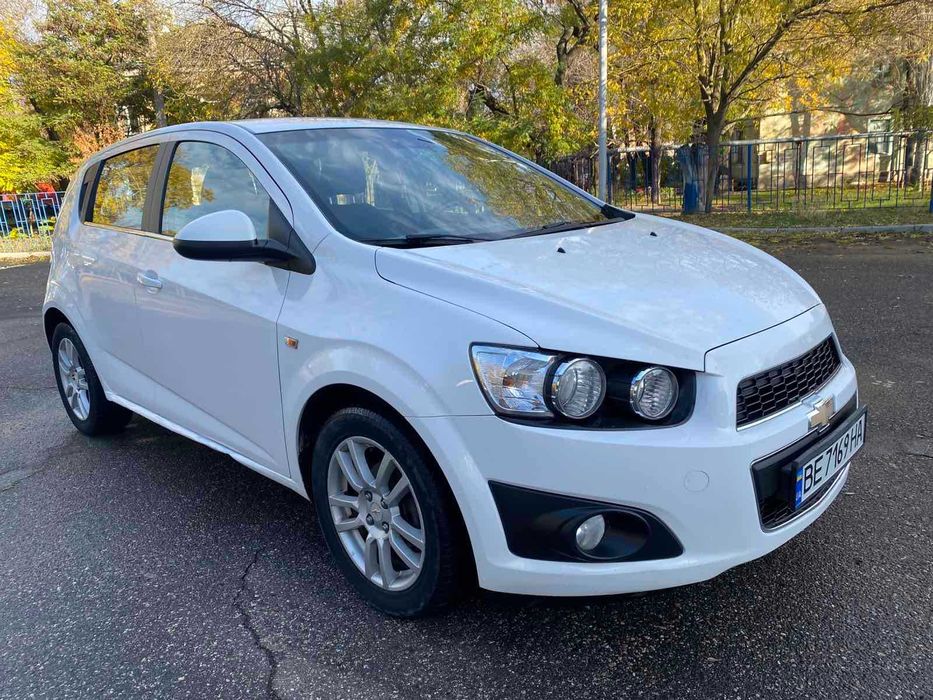 Chevrolet Aveo 2012 року 1.2/бензин