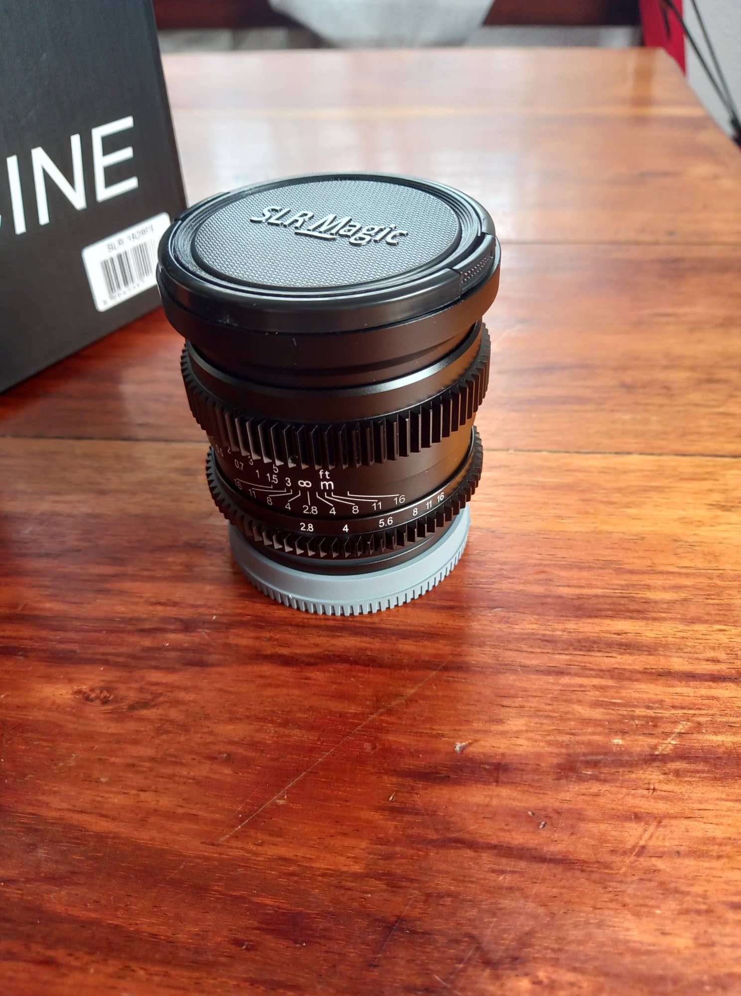 Lente objetiva SLR Magic CINE 18mm f/2.8 Lens (Sony E-Mount)