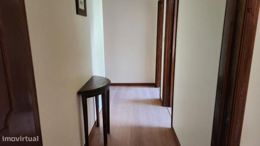 Quarto - localizado em Sé de Braga e São Lázaro Braga