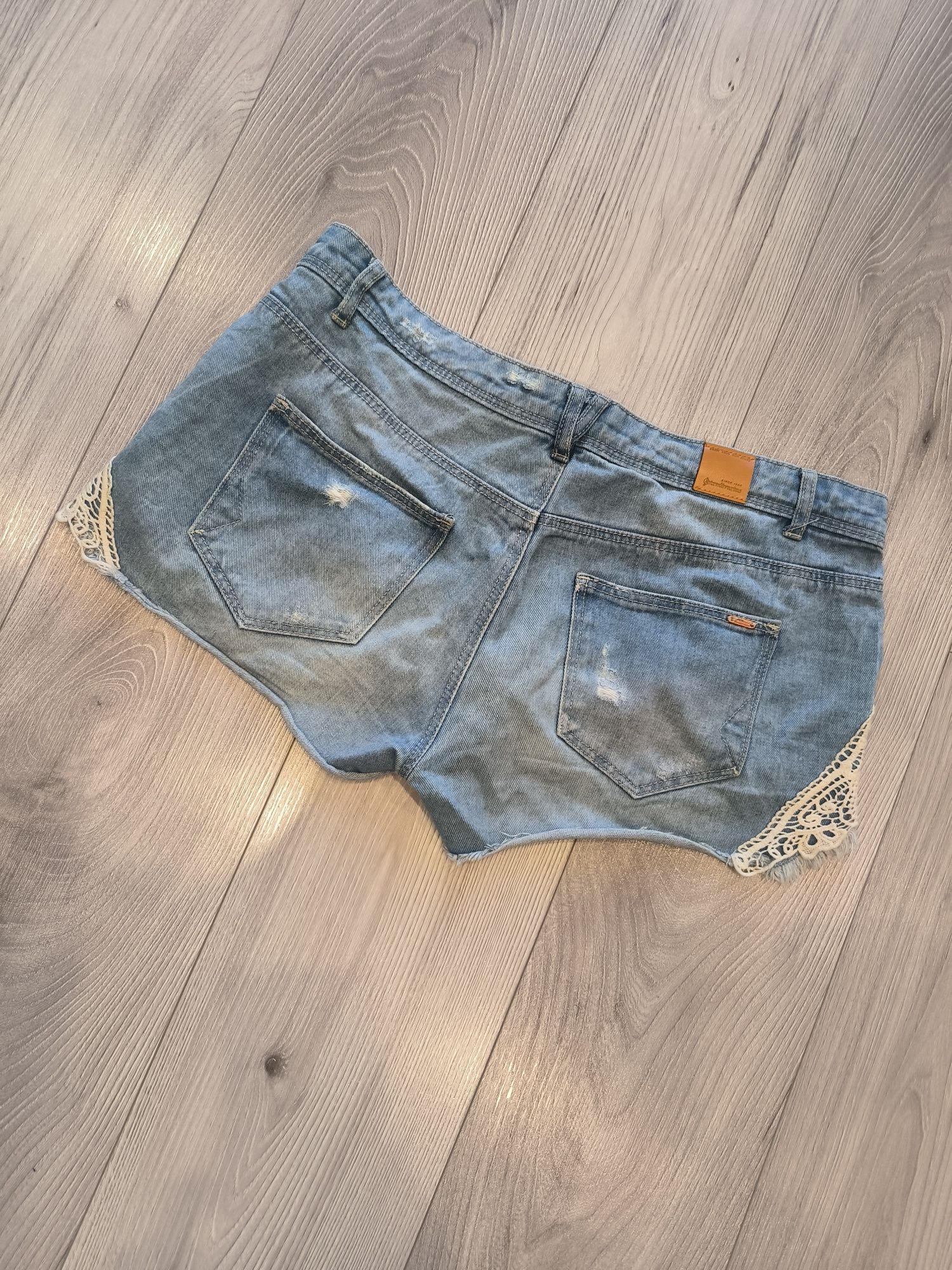 Spodenki Stradivarius rozmiar L