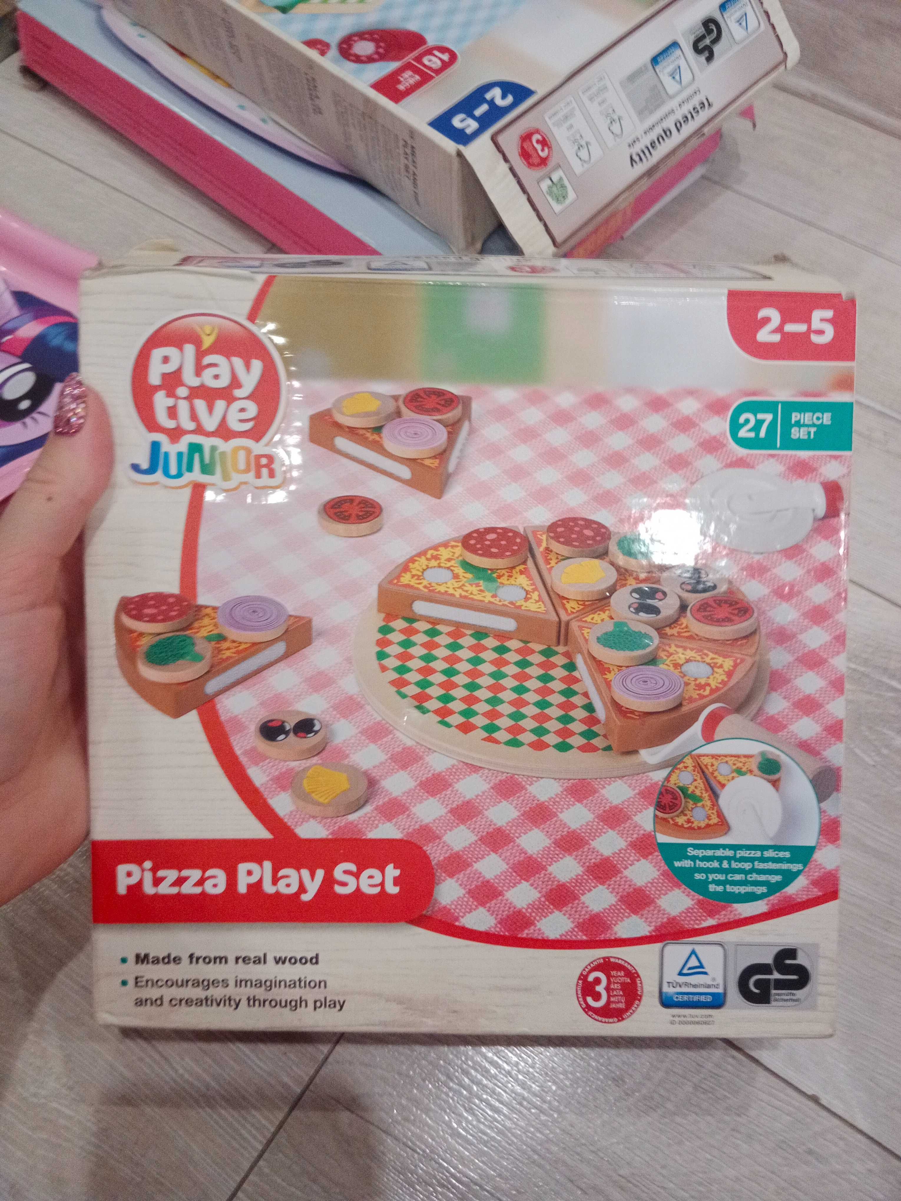 Drewniany zestaw produktów spożywczych