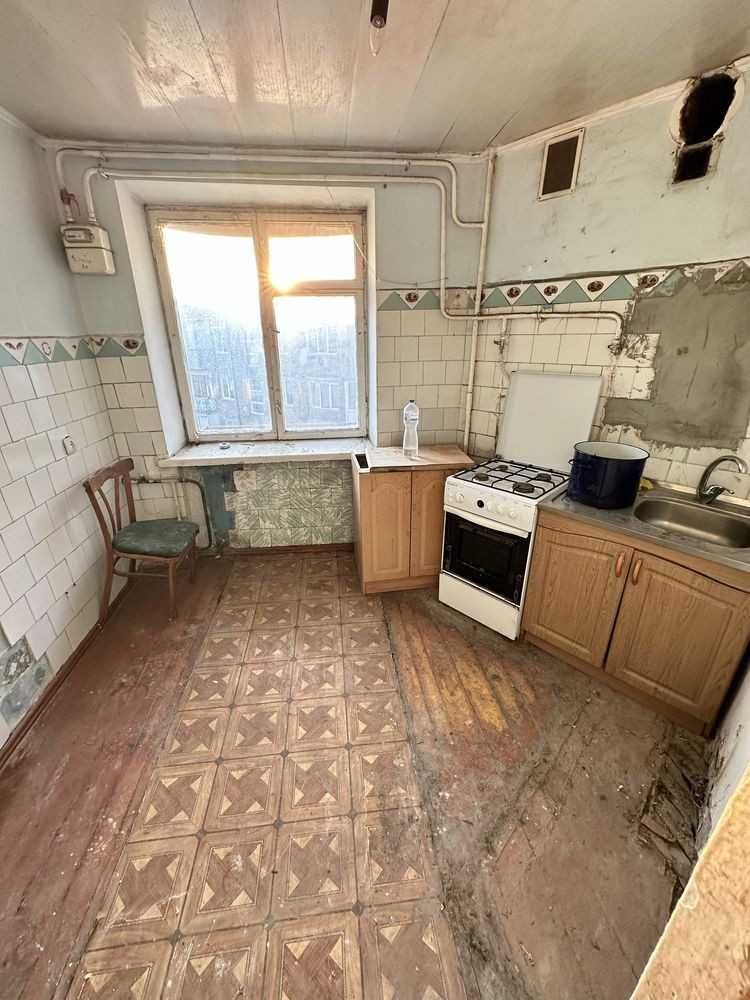 р Продам 3-кімнатну квартиру