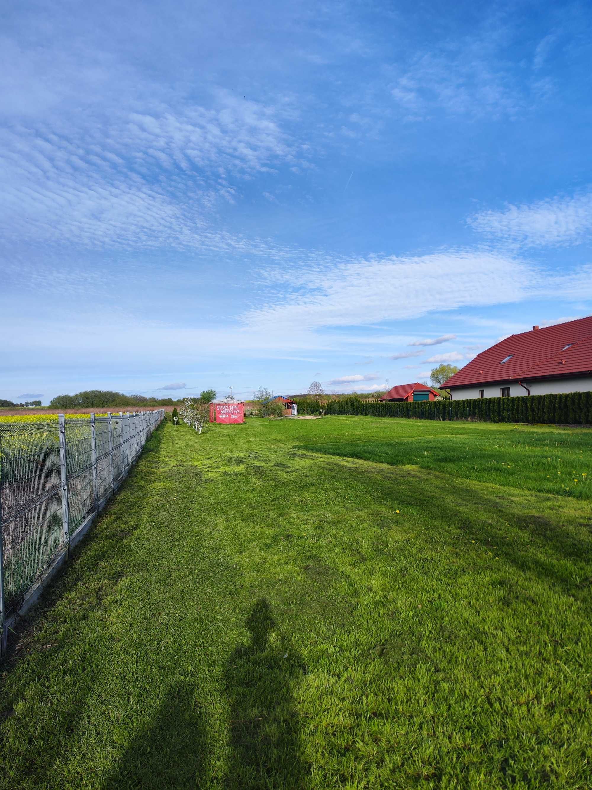 Sprzedam działkę budowlaną 2400 m²