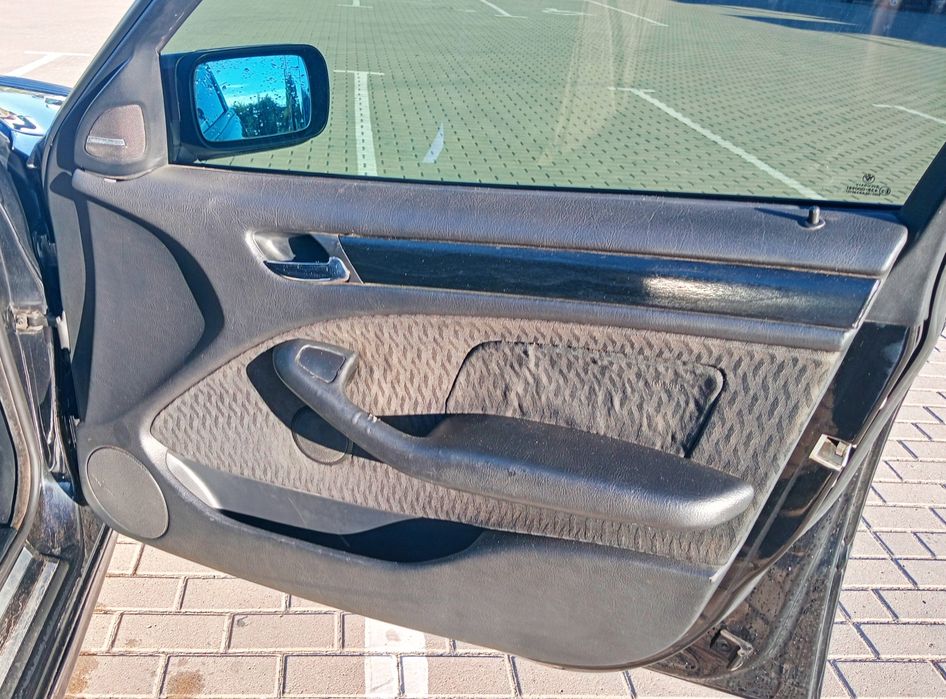 Продам BMW 320i 2.0л