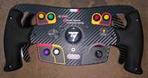 Volante Thrustmaster com pegas STP e patilhas de mudanças em carbono