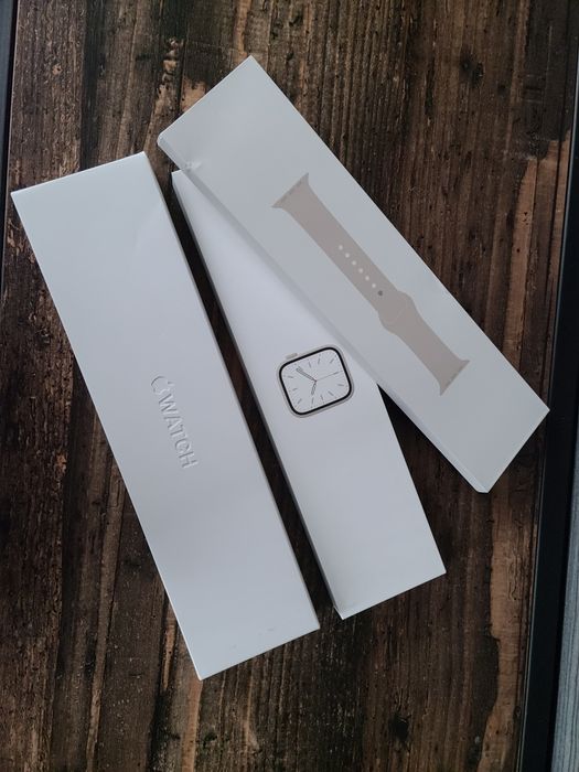 Часы apple watch 7 series 41mm. Starlight aluminum case