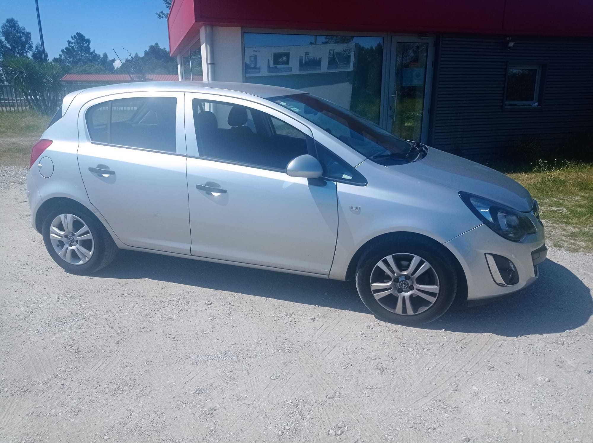 Opel Corsa 1.2 Gasolina 2014