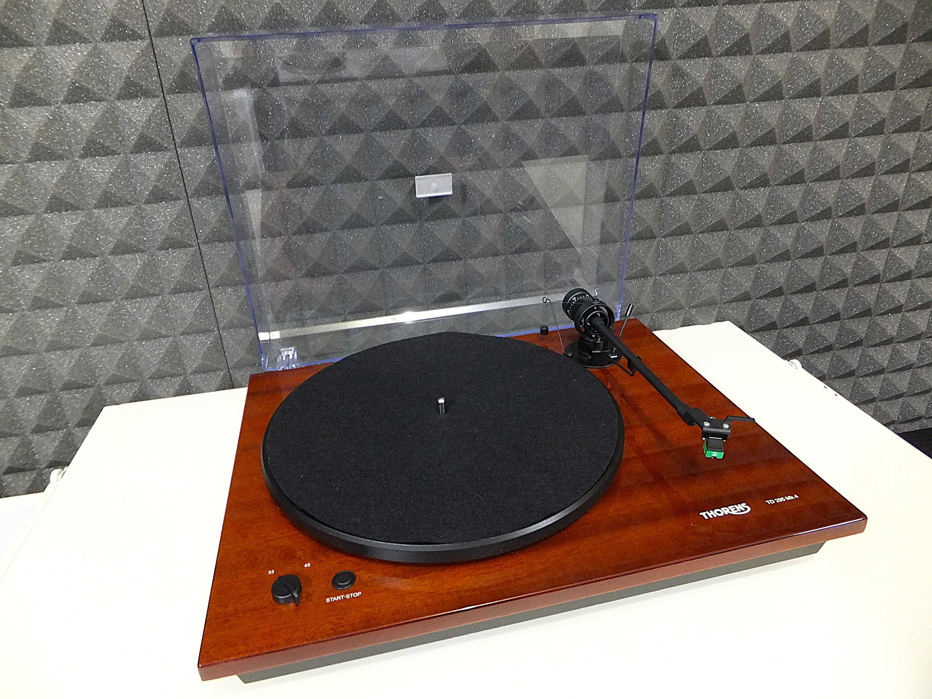 Elegancki gramofon Thorens TD 295 Mk IV