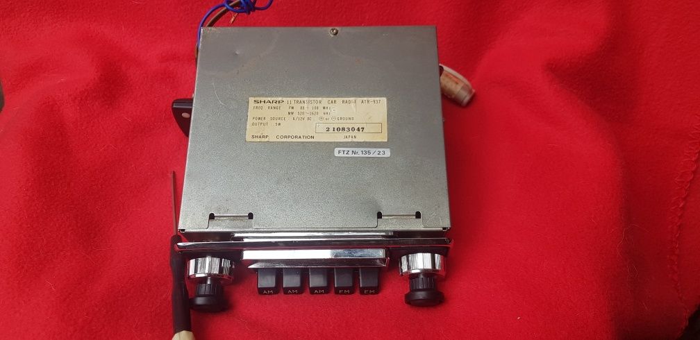Rádio 6 e 12v SHARP anos 70