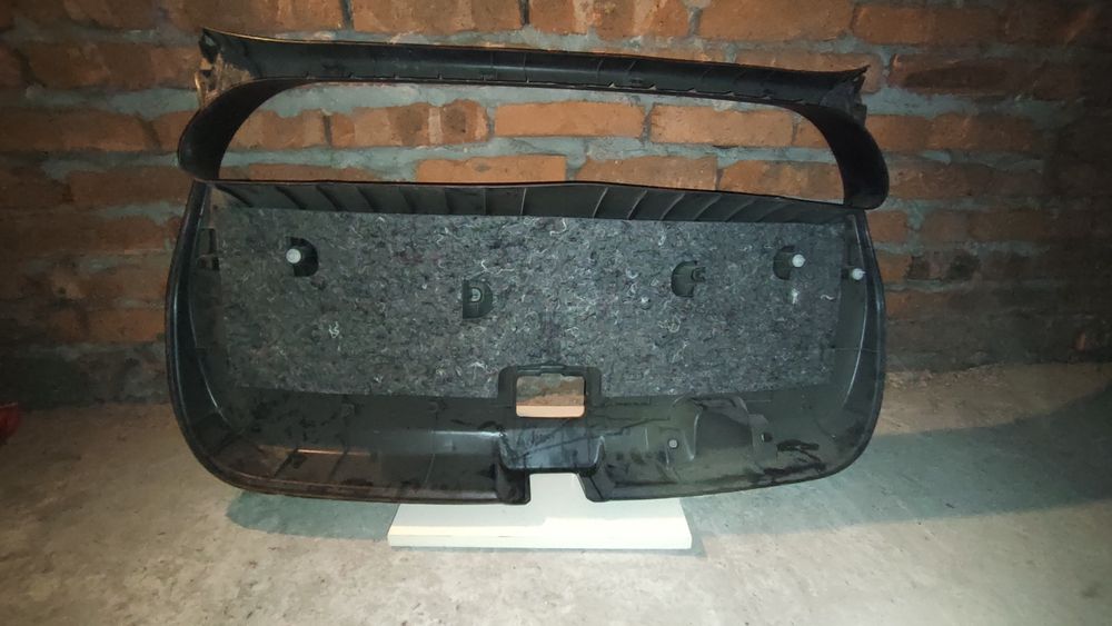 Обшивка кришки багажника Mitsubishi Eclipse  Cross