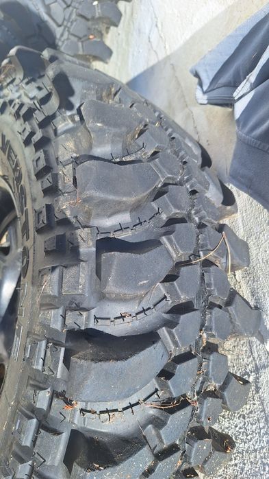Pneus 35 11,5 R16 silverstone MT117 extreme com jantes 6x139.7