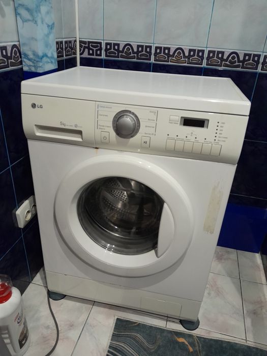 Продається пральна машина LG  5кг