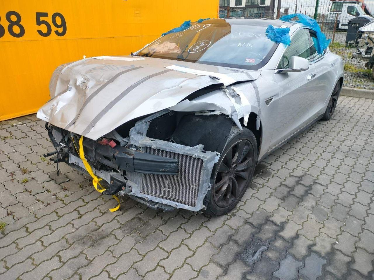 Продам Tesla s 2014