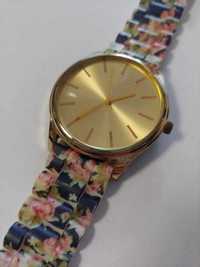 Zegarek damski pasek gumowy kwiatki kwiaty złoty