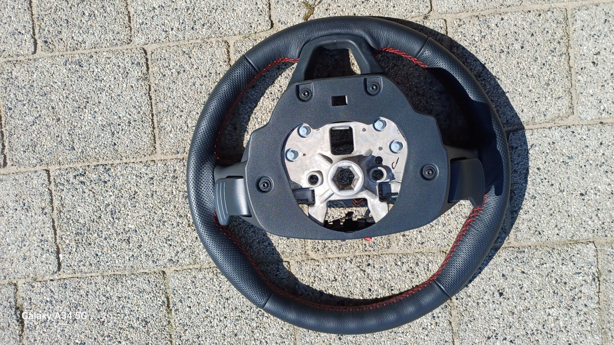 Kierownica skórzana łopatki czerwona nić ford s-max mk2 18r ST