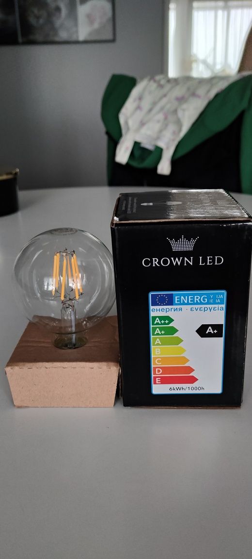 Energooszczędna ozdobna żarówka Crown Led E27