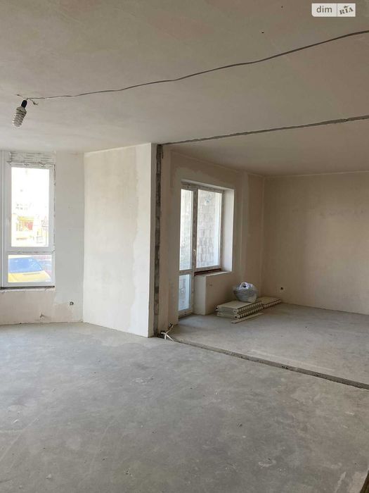 Продається простора квартира площею 72 м² на 1 поверсі