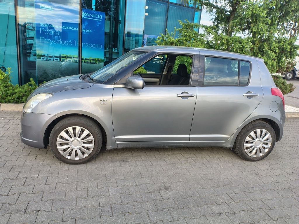 Suzuki swift 1.5 VTT benzyna pierwsza rej. 2006 75kw 102 KM 0C+ przeg