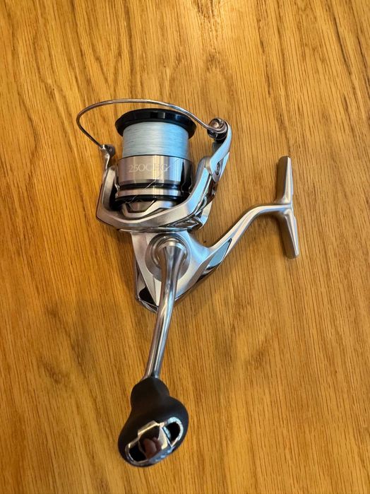 Shimano Stradic 2500HG-L topowy kołowrotek Shimano, stan bardzo dobry