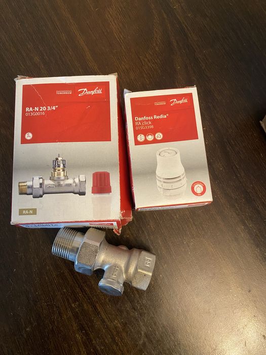 Zestaw grzejnikowy PROSTY 3/4 Danfoss termostat i powrotny