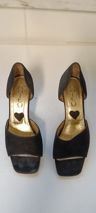 Sandálias pretas lindas