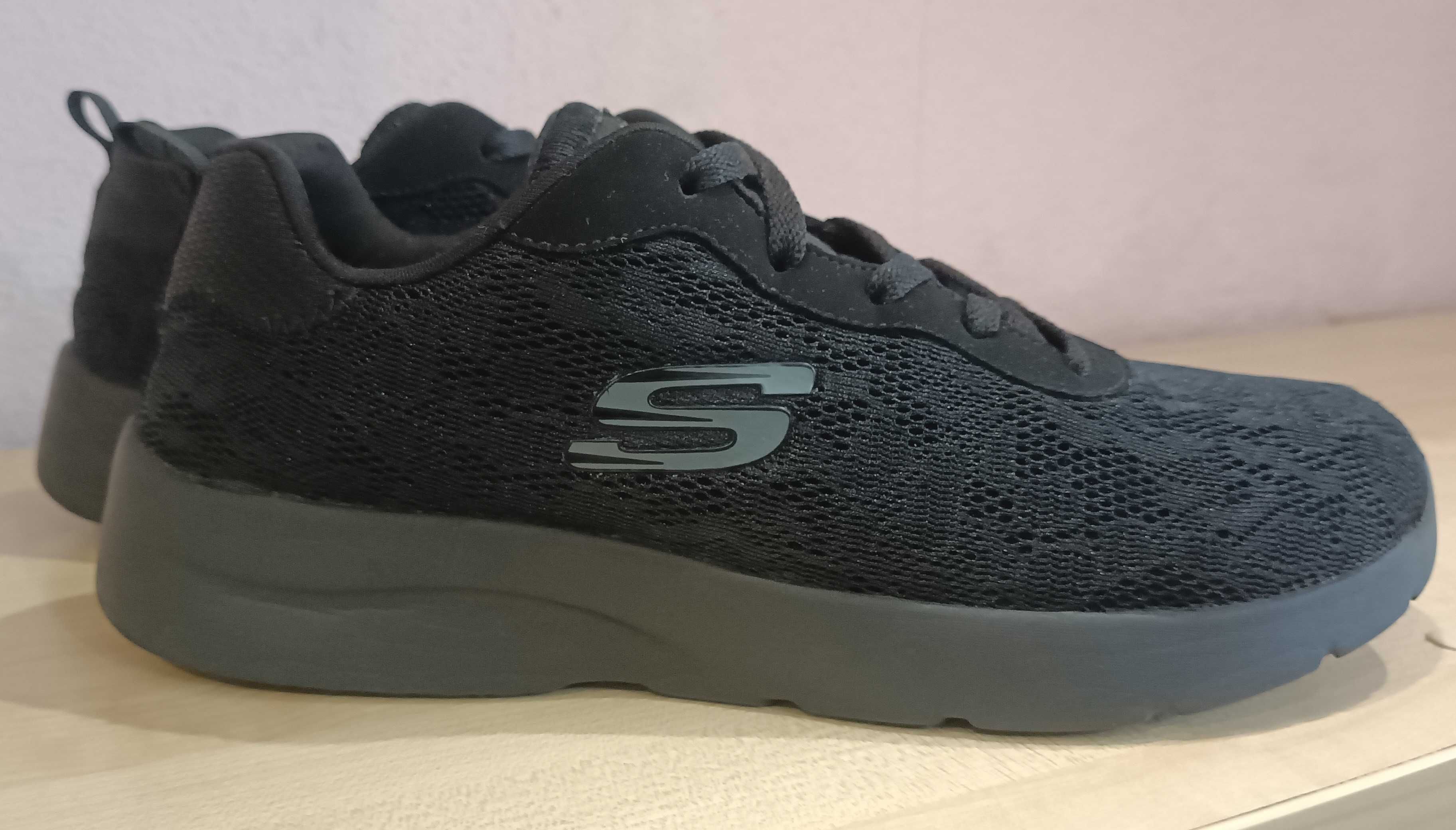 Skechers 39 розмір (устілка 26)