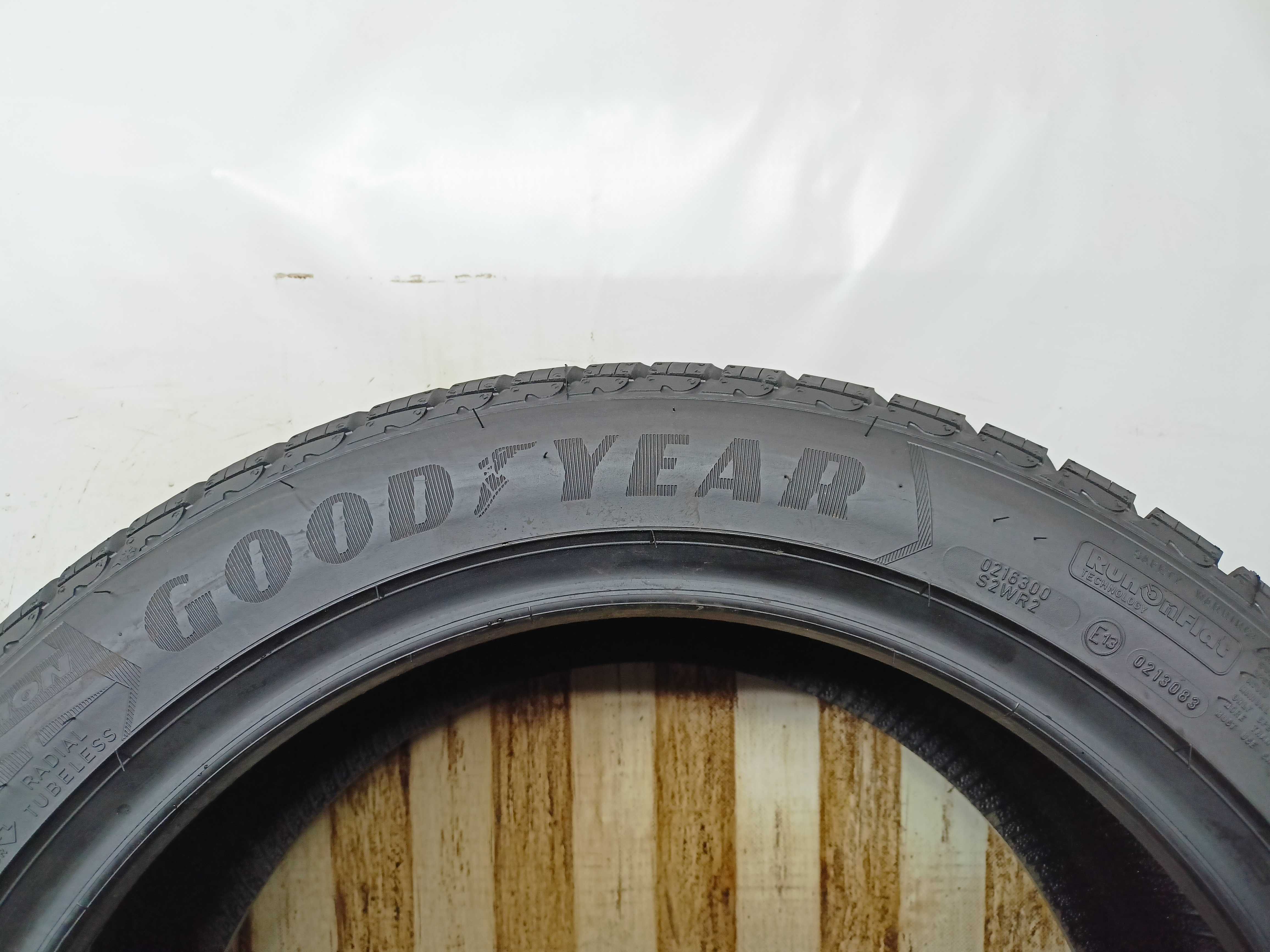 Goodyear Ultragrip 8 RSC 245/45/18 2024r. 100V Nowe (2571)