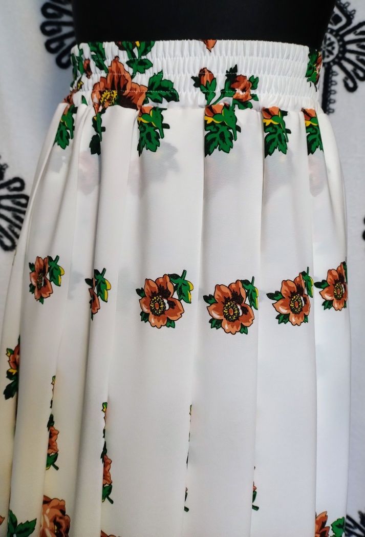 Góralska spódnica z silki - biała w kwiaty