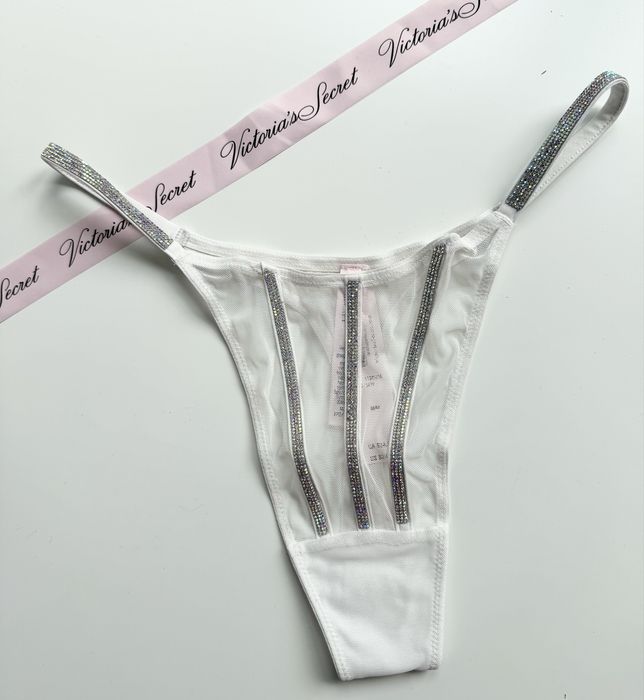 Białe stringi koronkowe z kryształkami shine strap Victoria’s Secret
