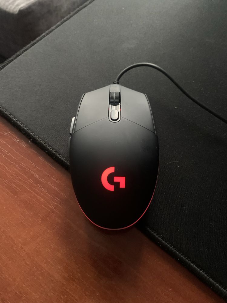 Logitech G102 Нова