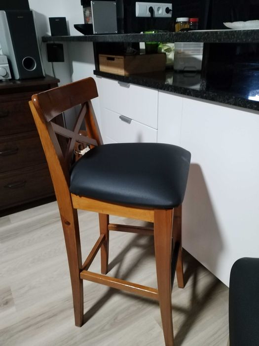 Cadeiras de bar em madeira massiça