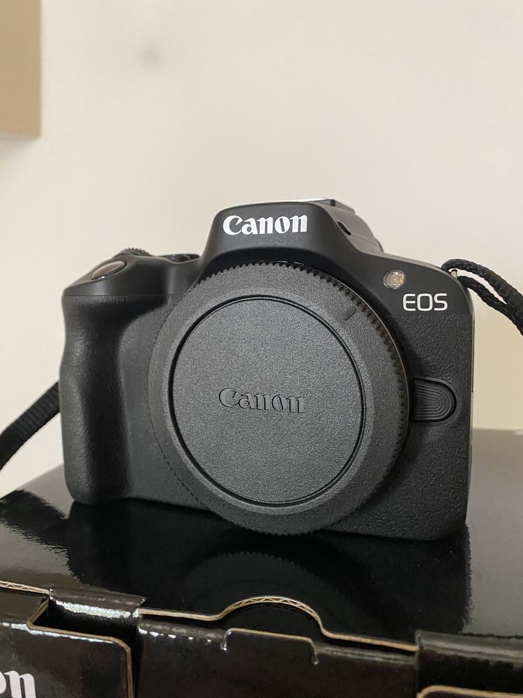 Продам фотоапарат Canon eos r50 body