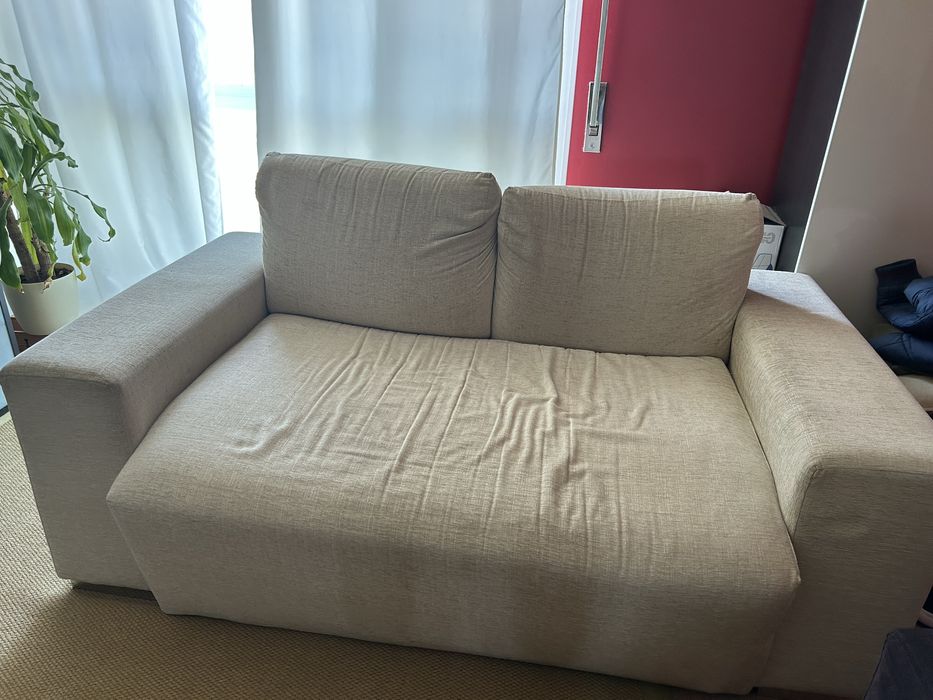 Sofá cor beige em tecido 170 cm