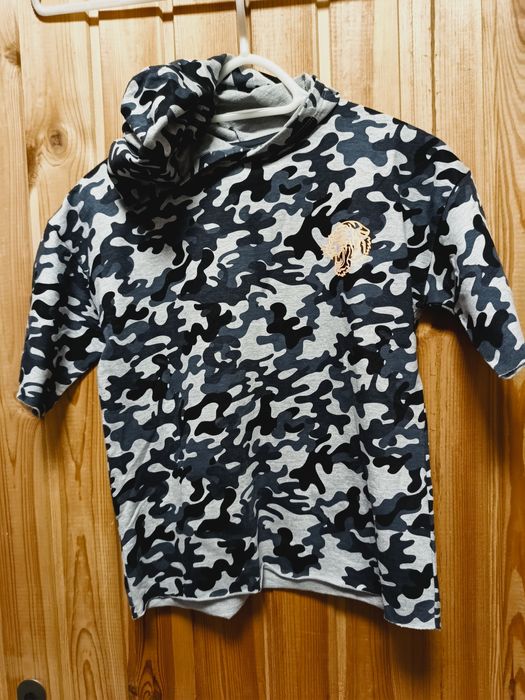 Koszulka z krótkim rękawem i kapturem 134/140