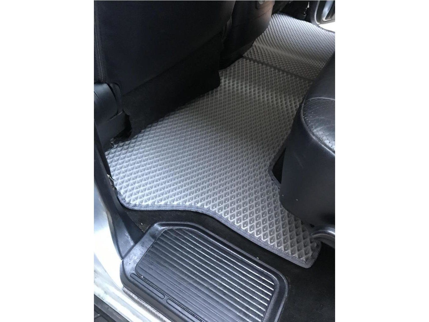 Mitsubishi Pajero Wagon 3 Коврики EVA (серые)