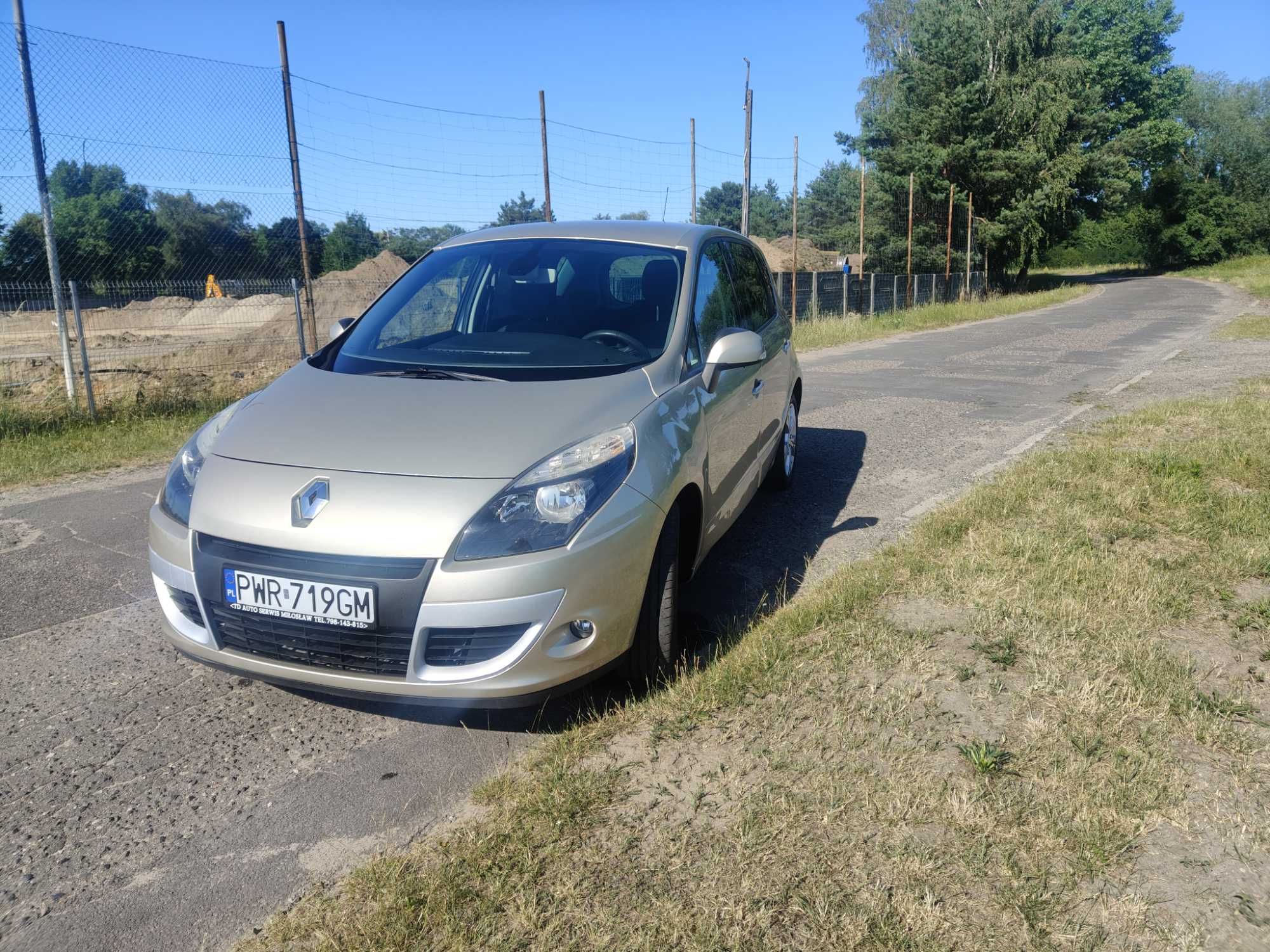 Sprzedam Renault Scenic 1,6 benzyna 135000 przebieg