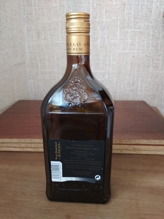 Бутылка стеклянная для алкогольных напитков разливного алкоголя 1 л