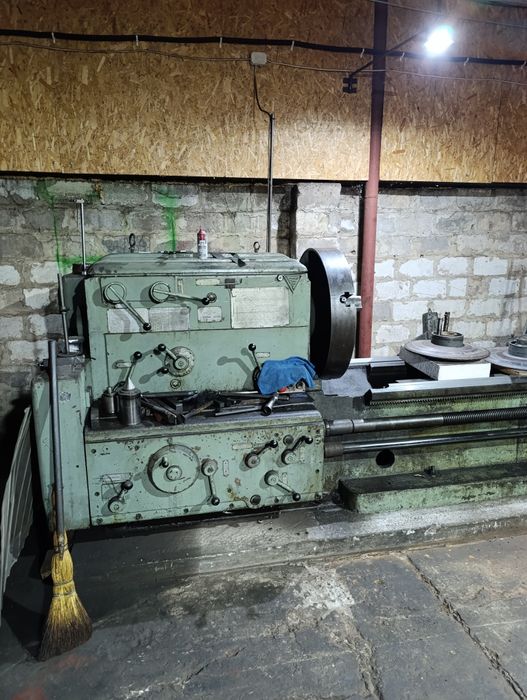 Токарний верстат 1А64