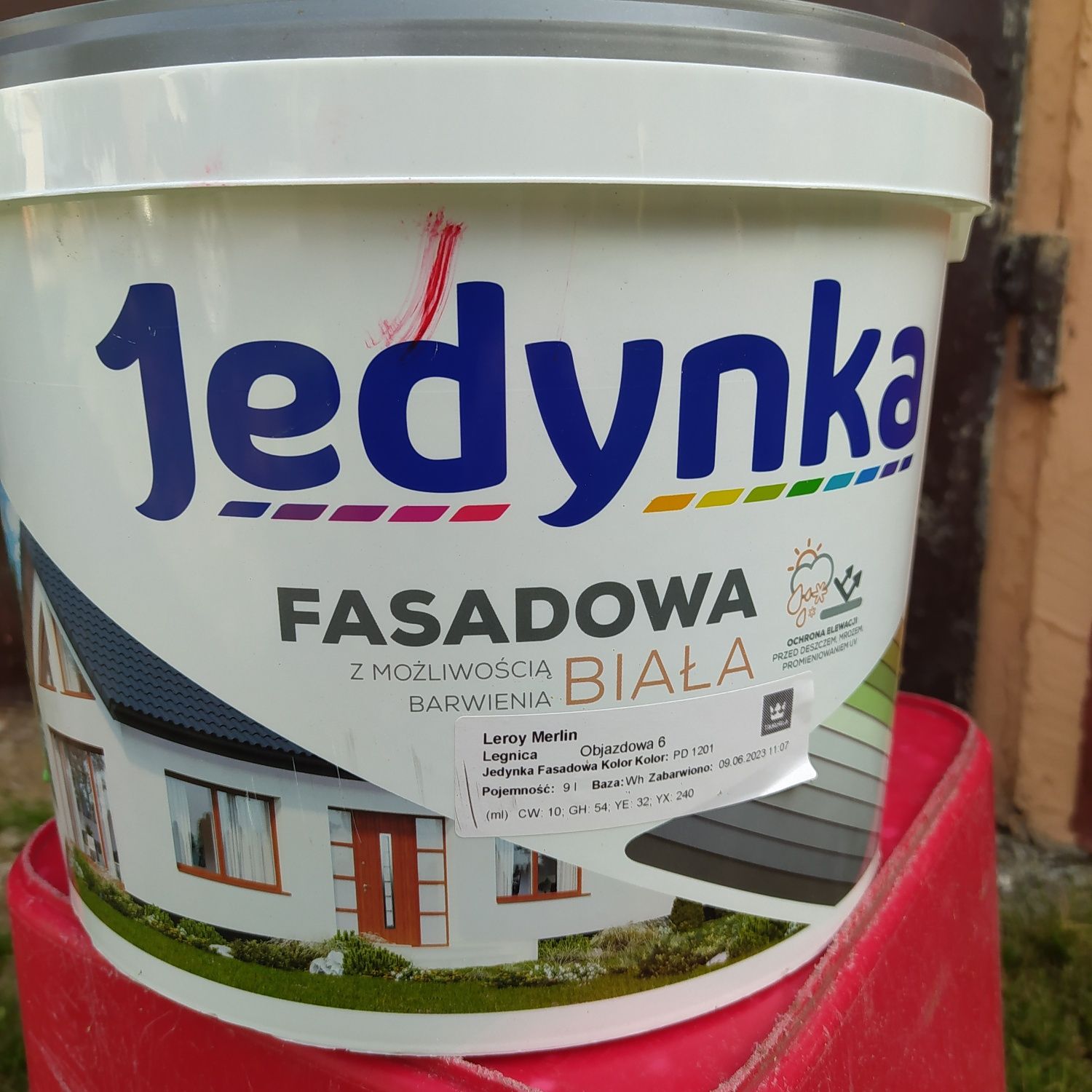 Farba fasadowa jedynka