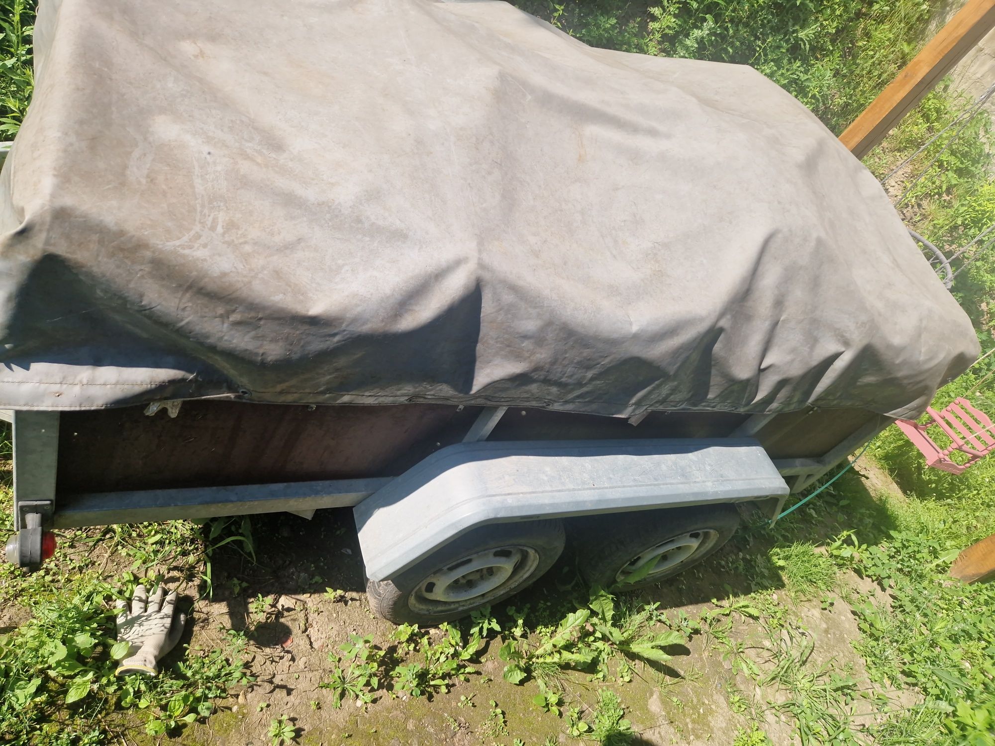 Двохосний причеп в гарному стані