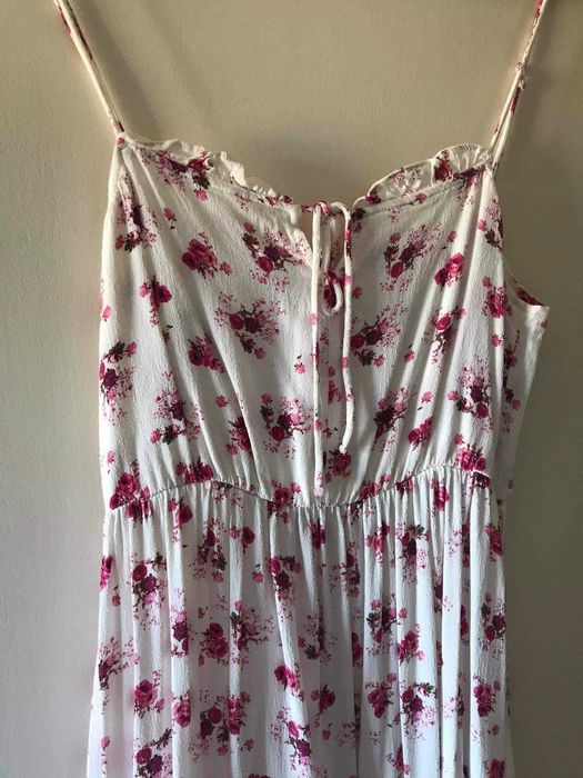 Vestido midi Stradivarius