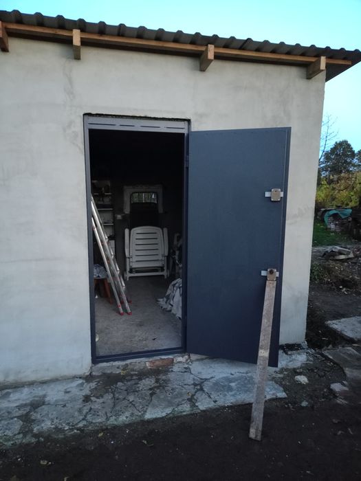 Drzwi stalowe do piwnicy,altana