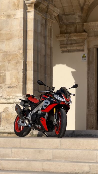 Aprilia Tuono V4 Factory 2021