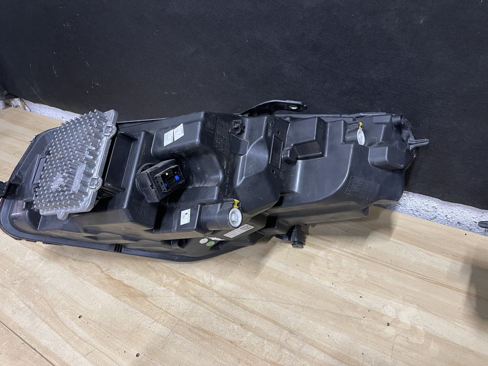 Lampy przód Jaguar E-pace x540