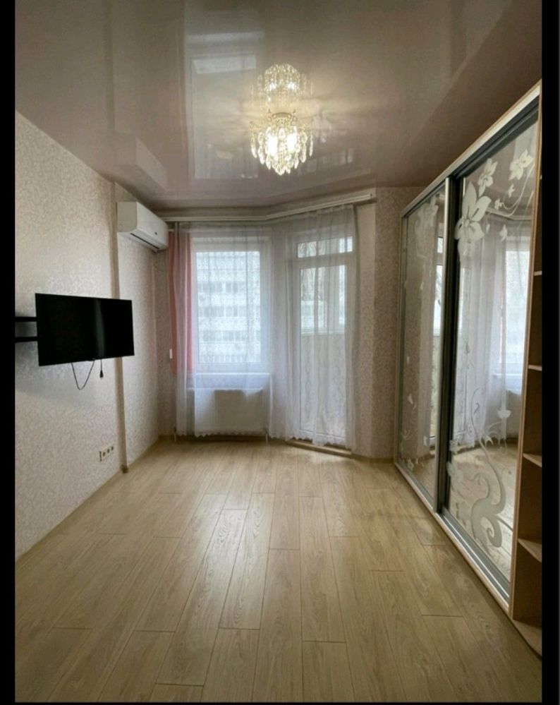 1 ком . на Таирова . 3 этаж