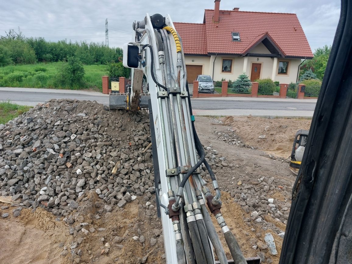 Gruz kruszony ceglano betonowy, przekrusz, utwardzenie drogi, podbudow
