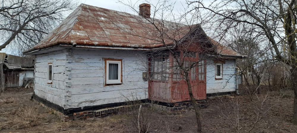 Будинок Хата в селі на Львівщині