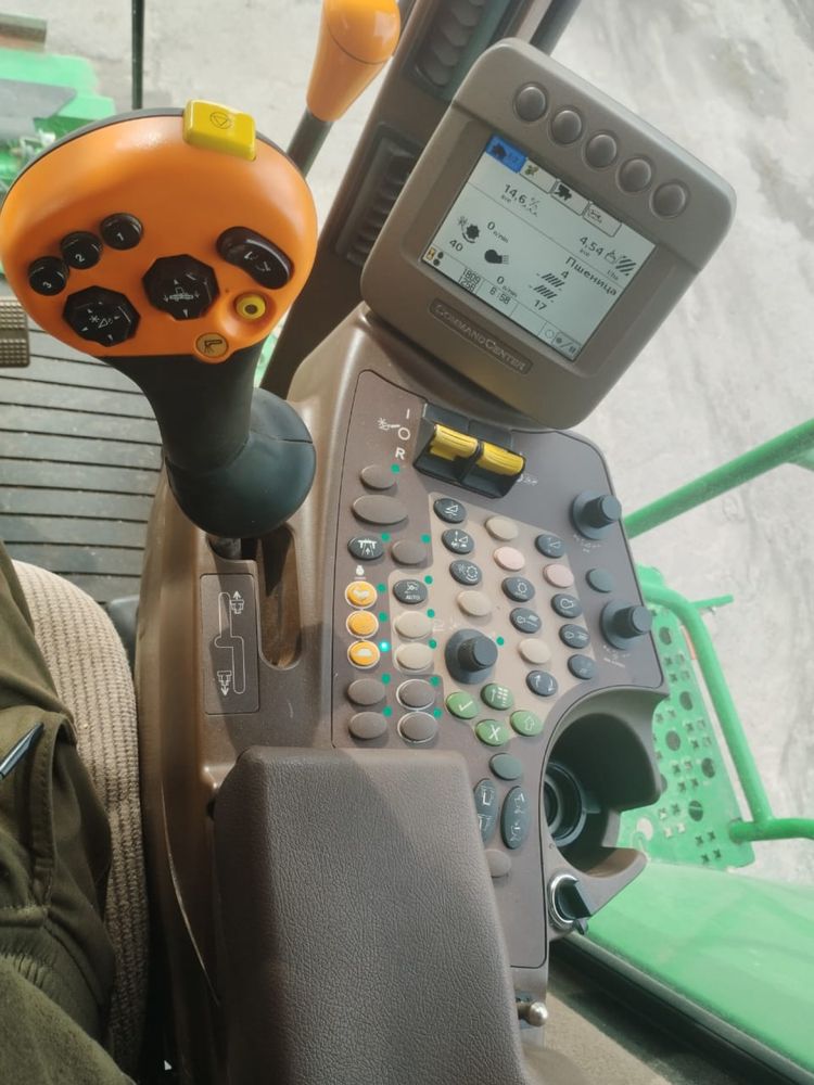 Комбайн John Deere S690i 2011 Продаж