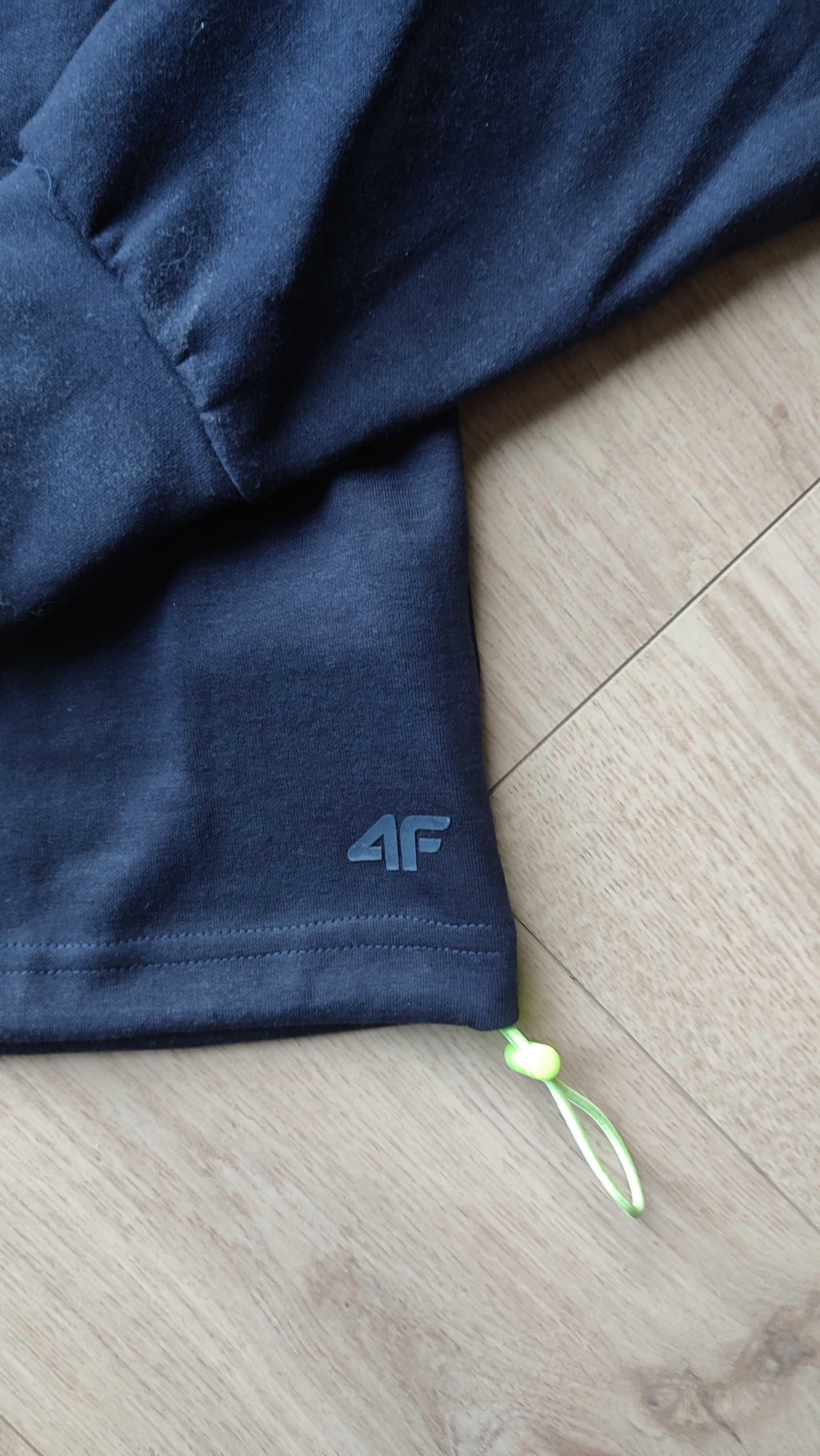 Bluza 4F z kapturem jak nówka